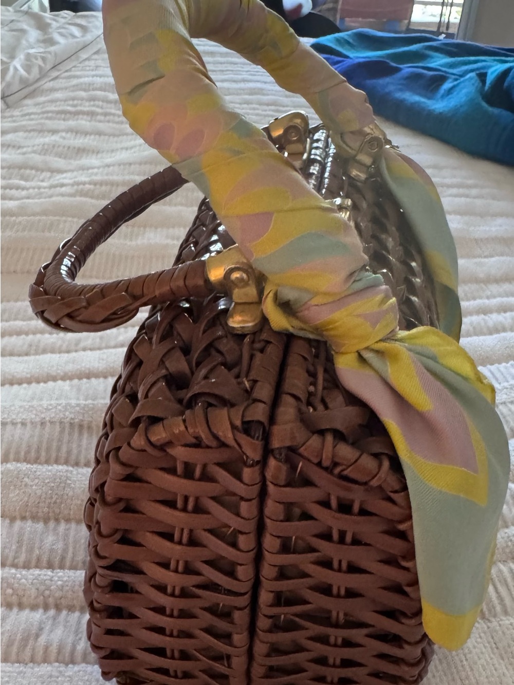 Vintage Woven Brown wicker Top-Handle Bag with Pastel silk Scarf Wrap - Picture 2 of 6